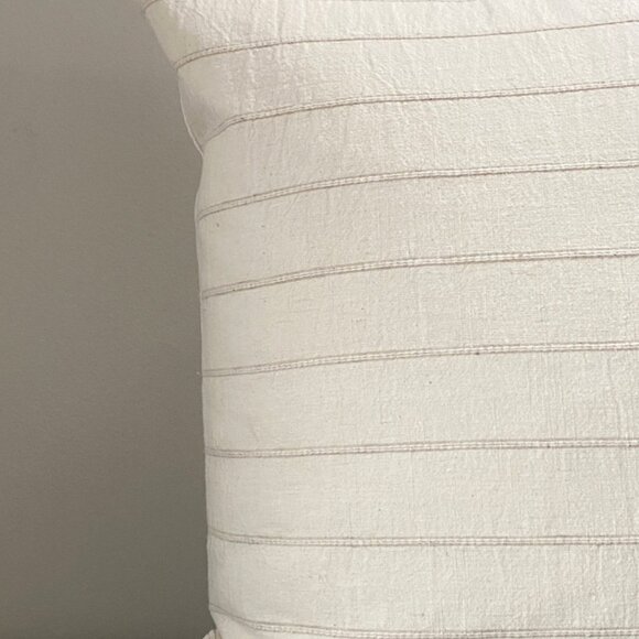 Pair of Handmade Vintage Pillow Covers - Picture 5 of 5